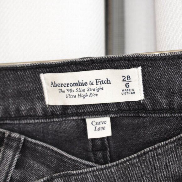 Abercrombie & Fitch Crossover Ultra High Rise 90s Straight Black Jean Sz 28/6 - Picture 4 of 6